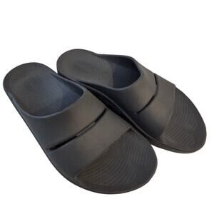 Oofos Men's Ooahh Slide Sandal in gray. Sz  10, or women's sz 12, EU 43